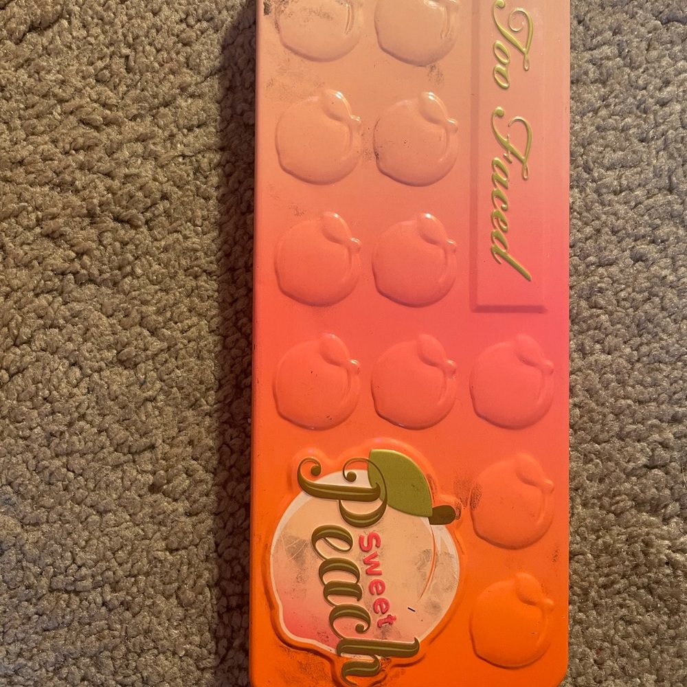 Too faced sweet peach palette